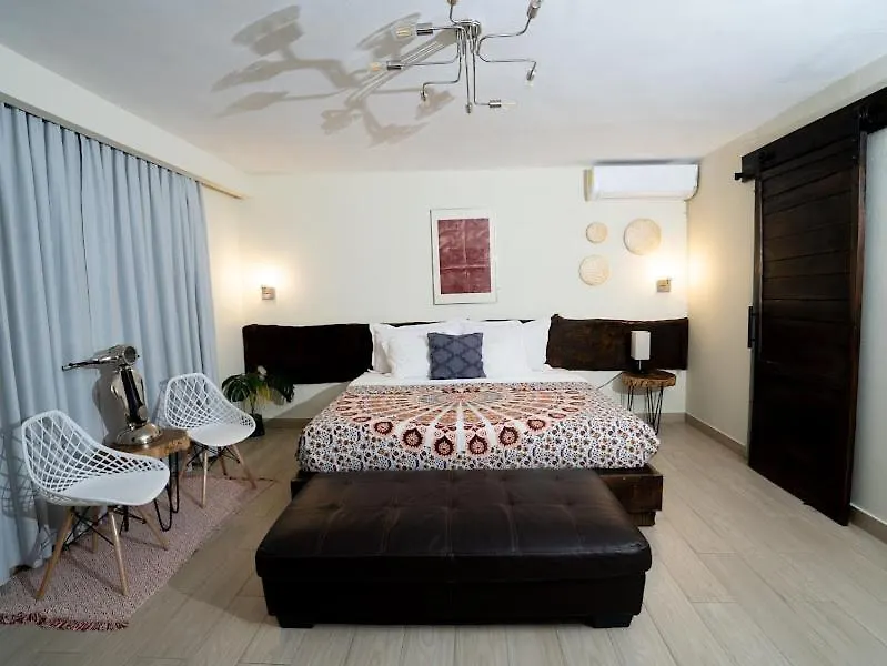Studio 27 Santo Domingo Hotel